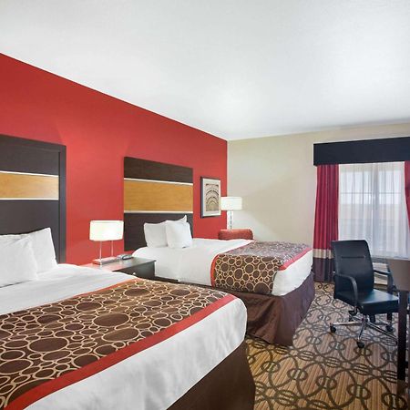 La Quinta By Wyndham Pearsall Bagian luar foto