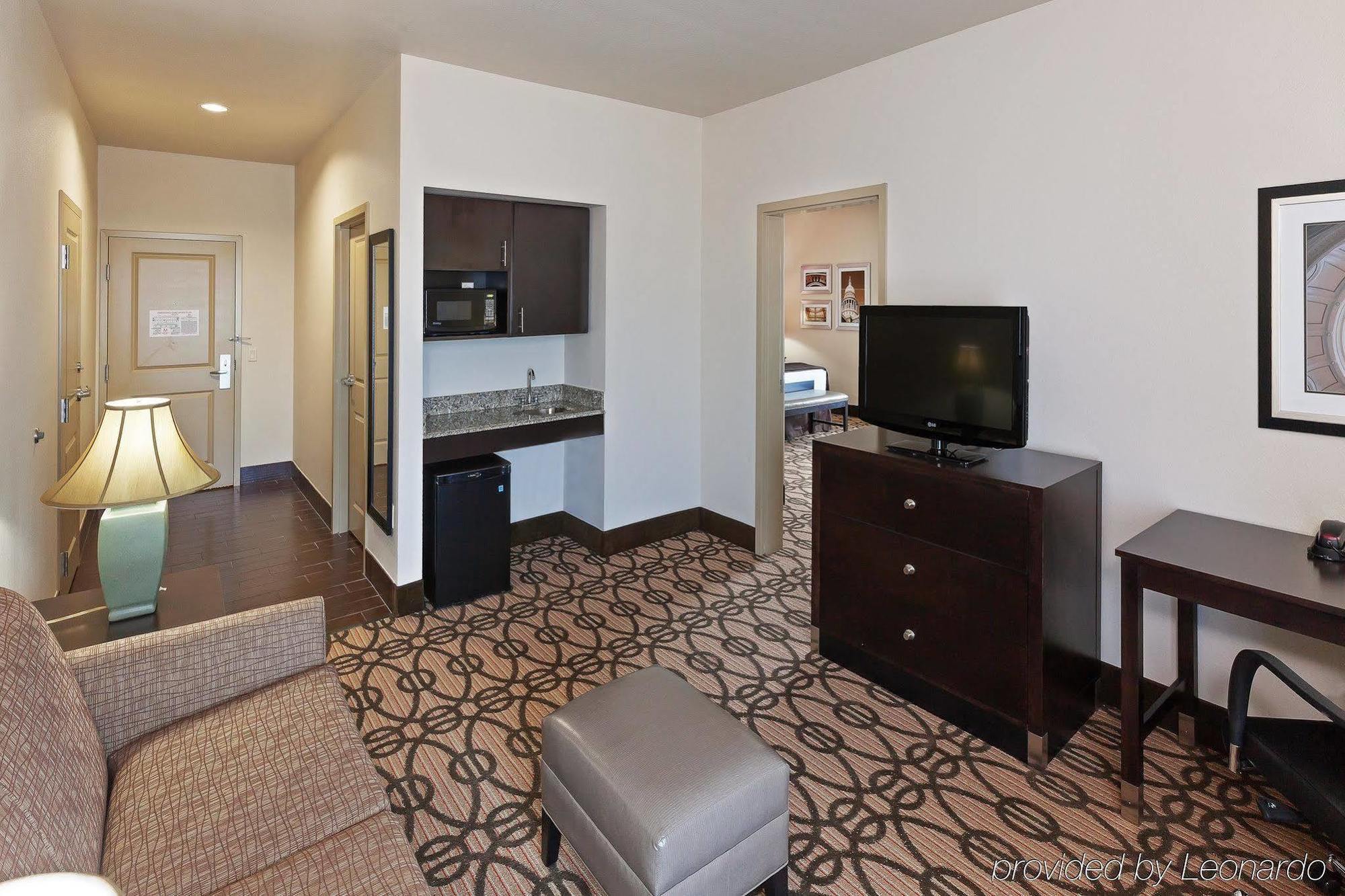 La Quinta By Wyndham Pearsall Bagian luar foto