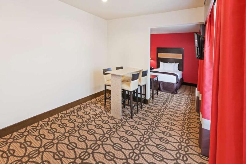 La Quinta By Wyndham Pearsall Bagian luar foto