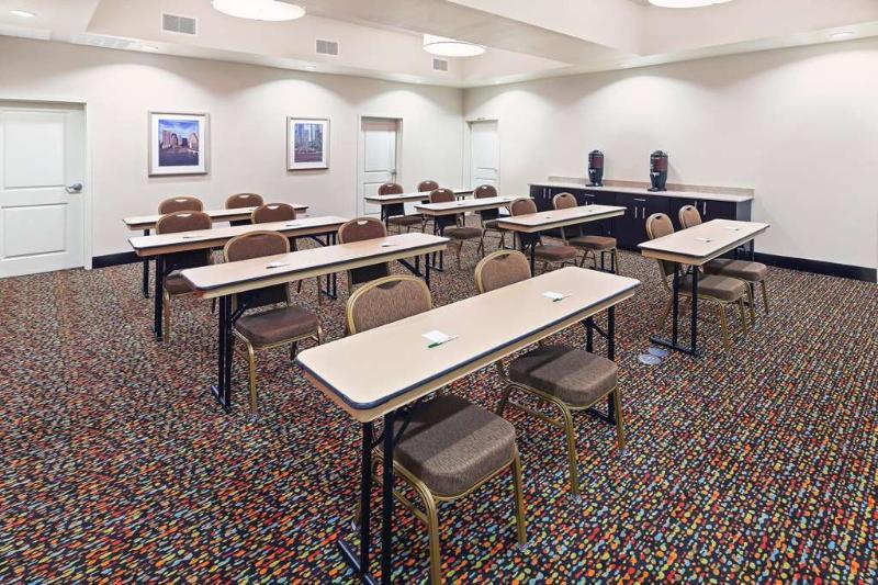 La Quinta By Wyndham Pearsall Bagian luar foto